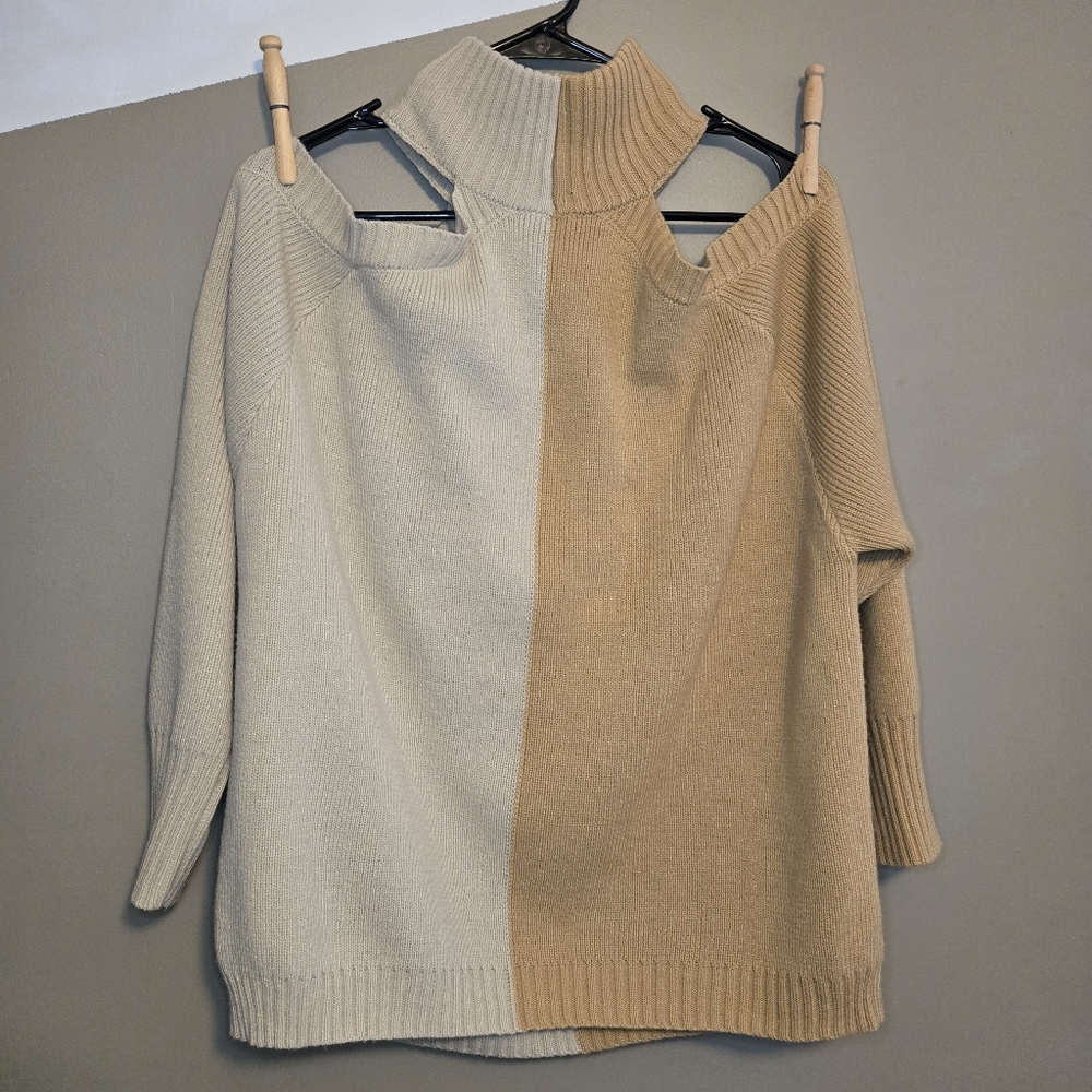 Fantastic Fawn Women's Cold Shoulder Turtleneck Sweater Beige/Tan Size Small